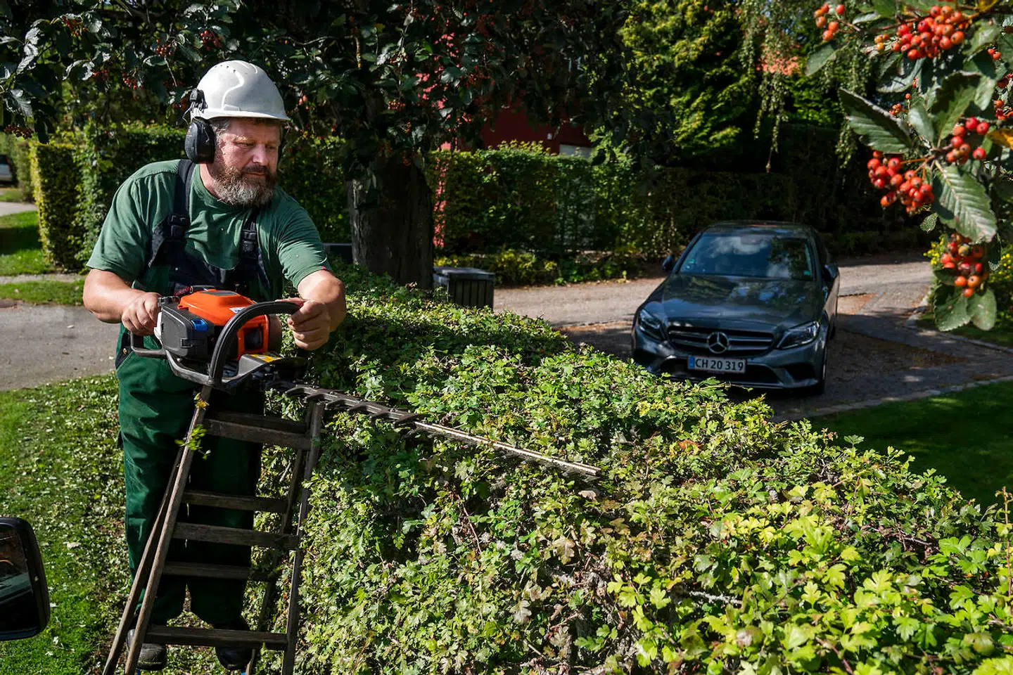 I øjeblikket har Jacob Nielsen opgaver nok til at ansætte fire nye medarbejdere. Han kunne godt tænke sig et par selvstændige medarbejdere, men han mangler også et par arbejdsmænd.