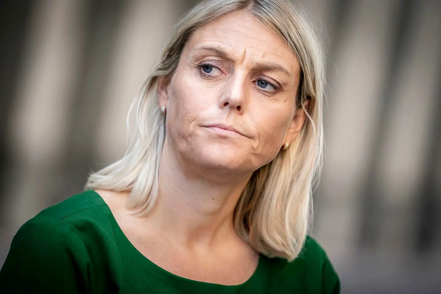 Forsvarsminister Trine Bramsen (S) under et pressemøde om Afghanistan 24. august 2021. Nye oplysninger fremlagt af B.T. »torpederer« ministerens forklaring om, hvad hun lavede på Ærø, da Kabul faldt, skriver Pierre Collignon i denne leder.