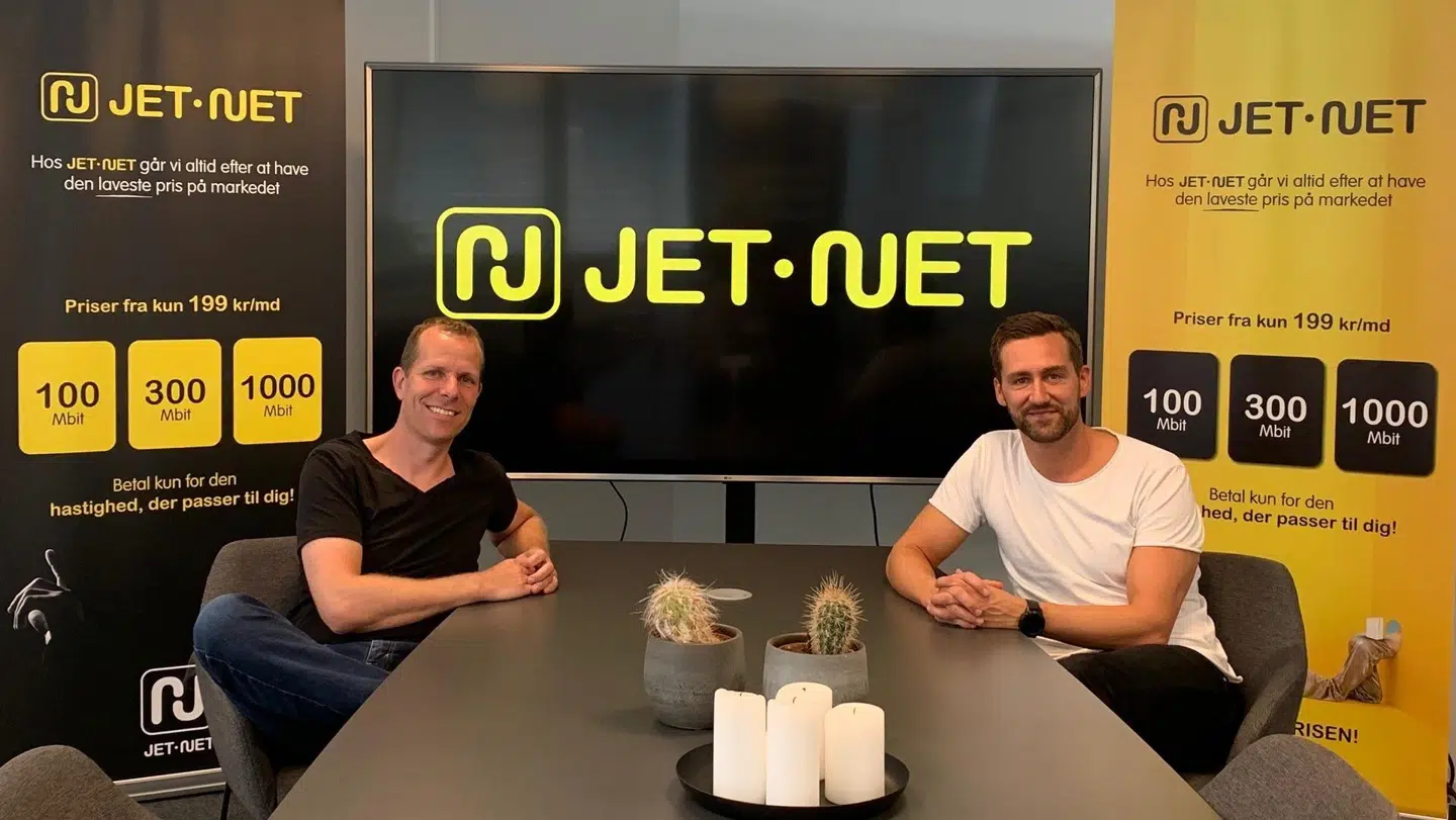 To af topfolkene i internetleverandøren Fastspeed, Jens Raith (til venstre) og Morten Boe Andersen gør klar til premieren på det nye lavprismærke, Jetnet, som åbner torsdag og henvender sig til de mere selvhjulpne eller selvbetjente, der har fokus på prisen og kan klare sig uden teknisk support.