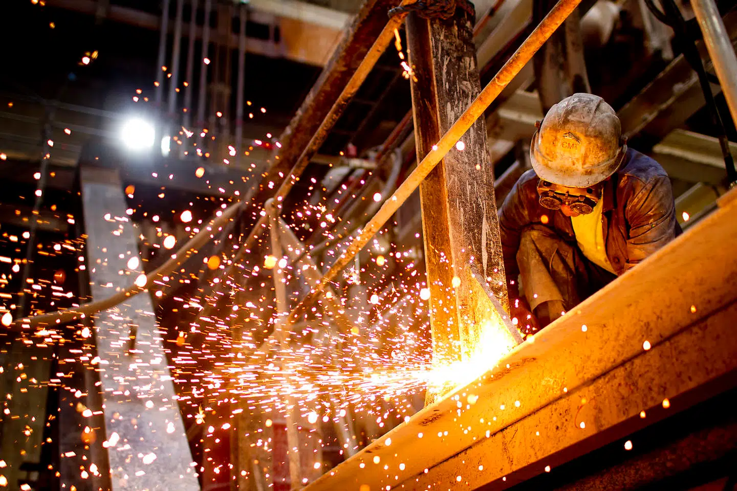 »Der er naturligvis intet galt i at vælge en akademisk uddannelse for den enkelte. Men som samfund er det et stort problem, at vi rammer så skævt i forhold til at sikre, at vi uddanner nok af de erhvervskompetencer, som vi ved der er brug for,« skriver Christoffer Susé.