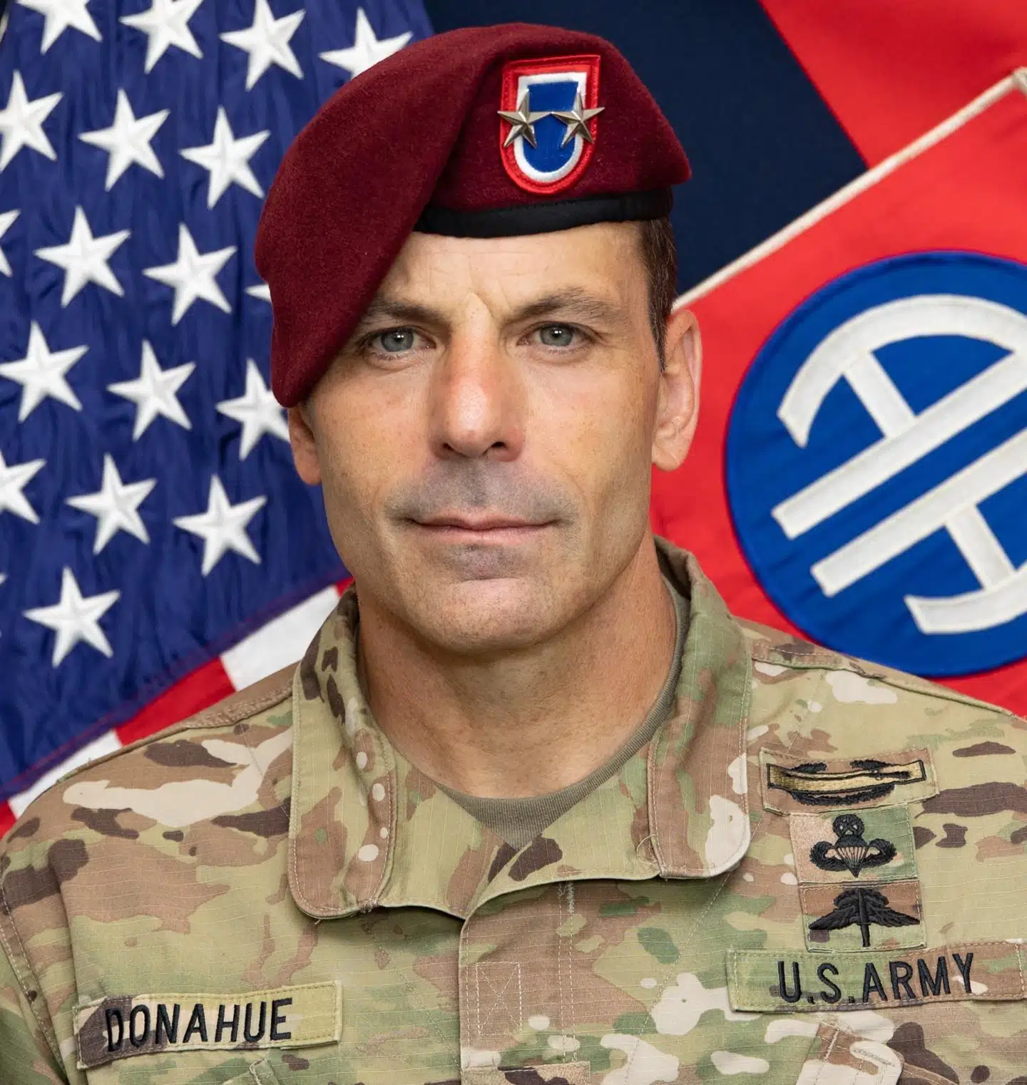 I løbet af sin lange militære karriere er Chris Donuhue blevet udsendt 17 gange.