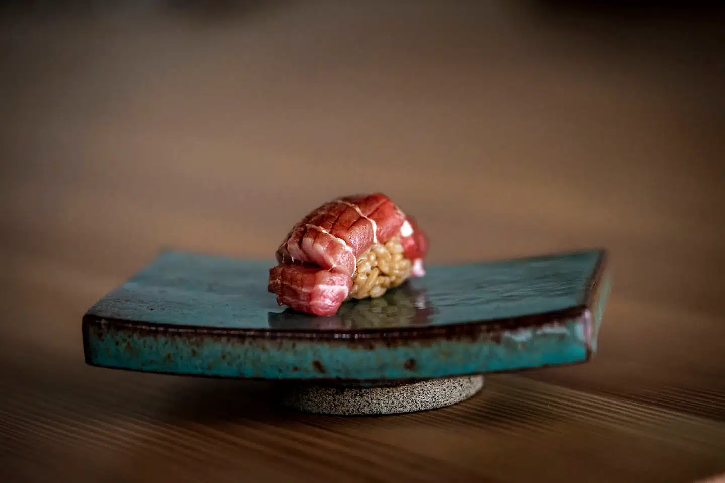 Chutoro-tun på Sushi Anaba, der holder til på en forblæst kaj i Nordhavn.