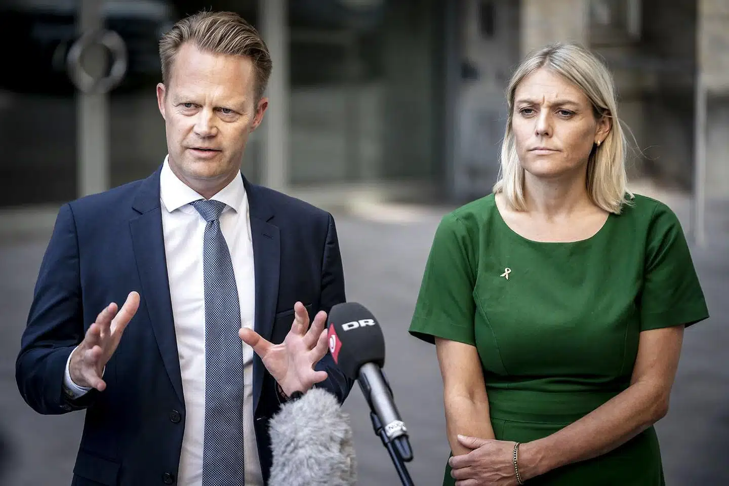 »Jeg forventer, at både forsvarsministeren og udenrigsministeren imødekommer anmodningen om indsigt i disse dokumenter allerede inden næste møde i Udenrigspolitisk Nævn i september. Ellers lugter det ganske enkelt langt væk af, at ministrene forsøger at dække over sandheden,« skriver Marcus Knuth.