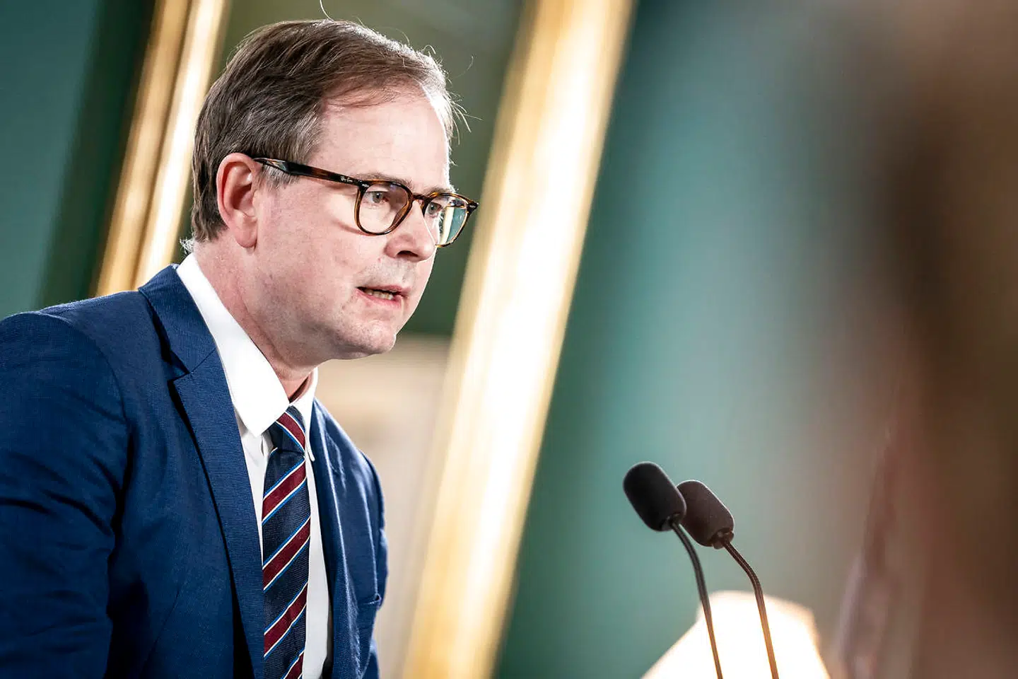 Regeringen præsenterer i dag det, der kan blive en historisk stram finanslov. Og selvom Wammen får det meste foræret, er regeringen ude i noget af en økonomisk opbremsning.