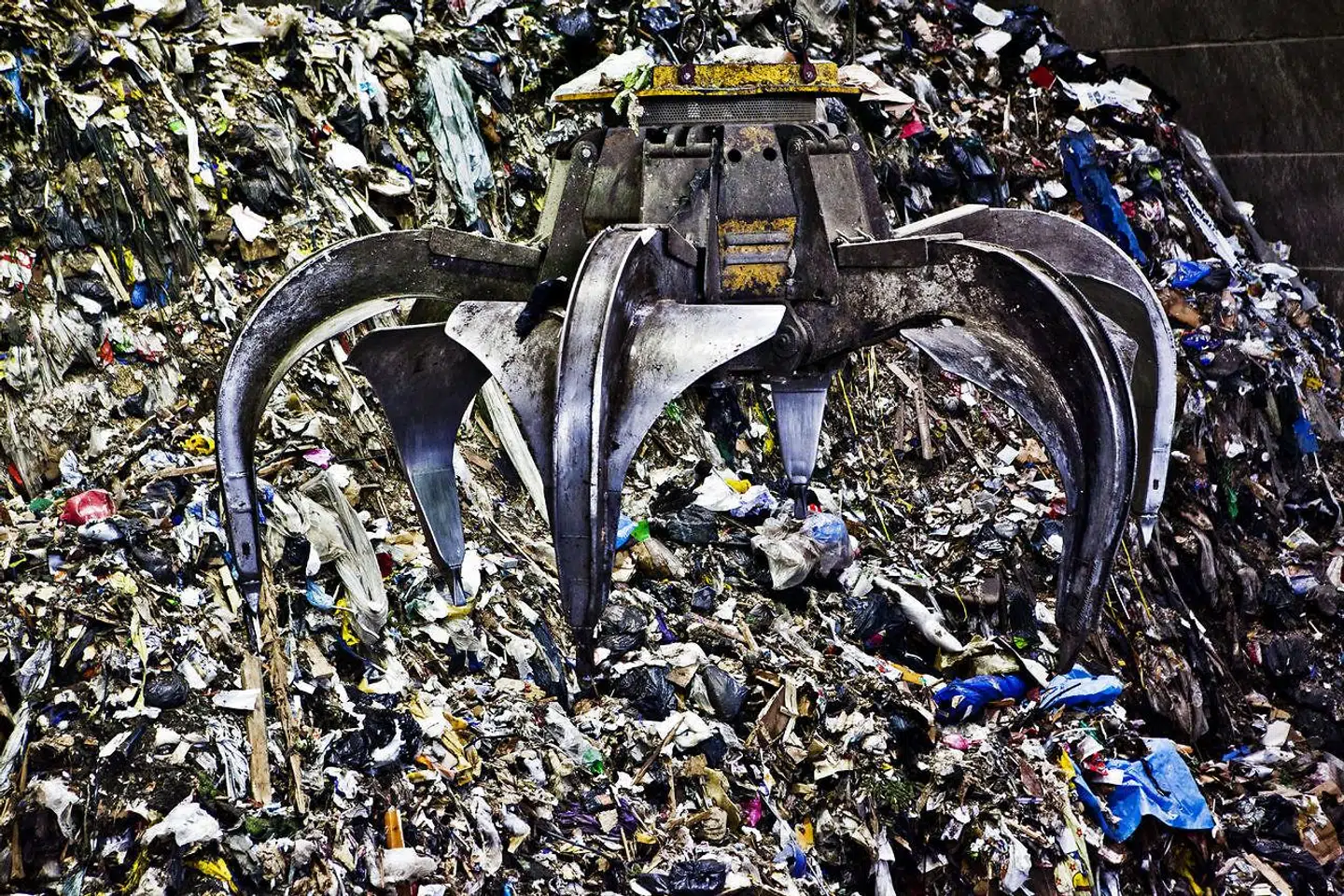 Der er grund til at gentænke håndtering af affald, skriver Ole P. Kristensen i denne leder.