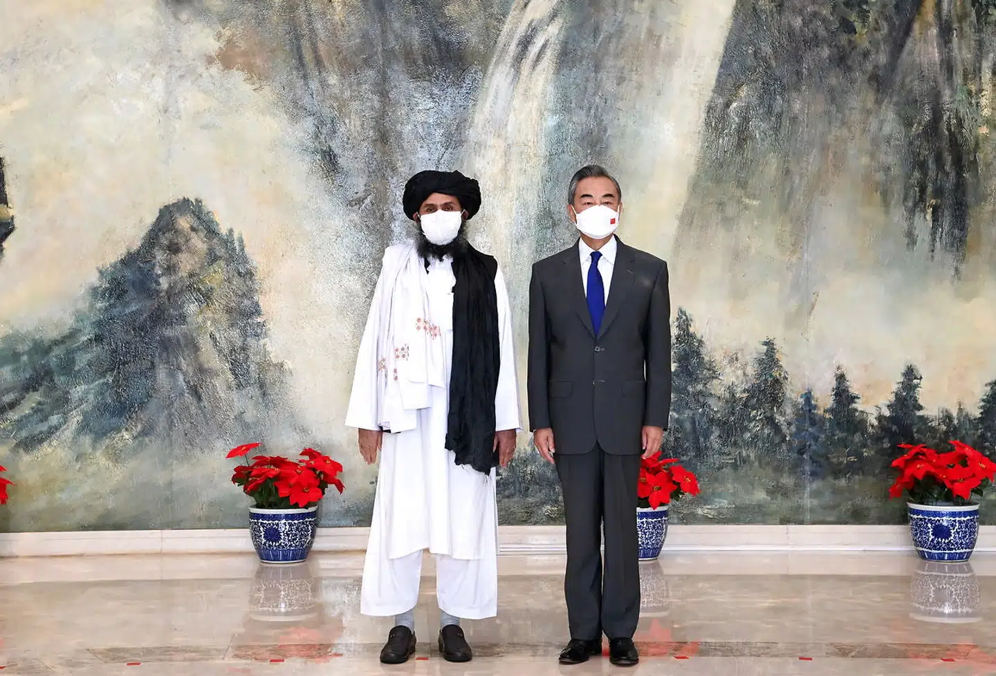 Kinas udenrigsminister, Wang Yi, mødte Talebans Mullah Abdul Ghani Baradar i byen Tianjin i Nordkina 28. juli.