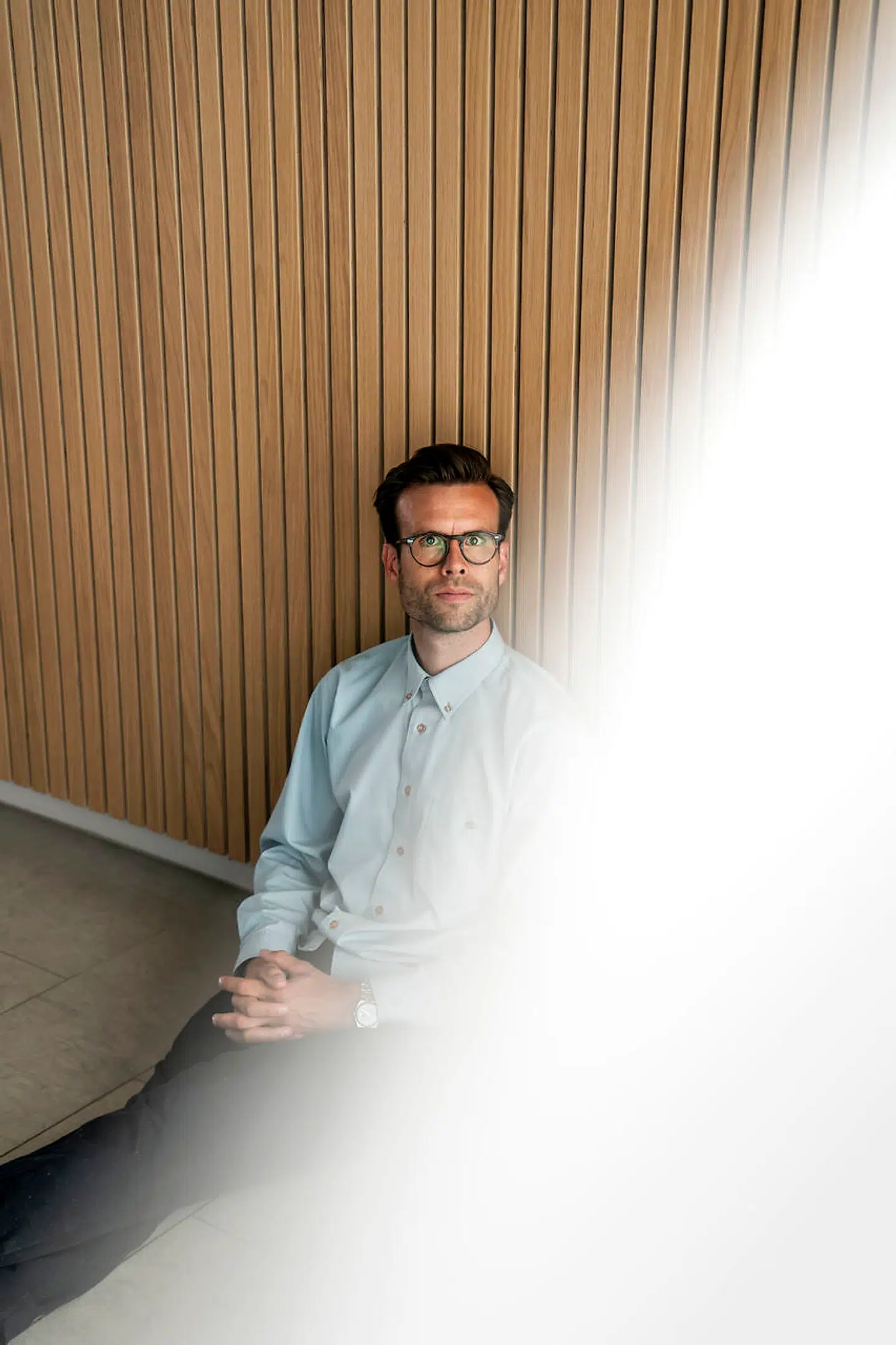 På et tidspunkt valgte Søren Svejstrup at sige farvel til en karriere i en af landets største banker, da han sagde sit job op, fik et andet og dermed gik 35 procent ned i løn: »Efter stadig flere sager i banken, hvor mit etiske kompas blev udfordret, besluttede jeg mig for, at jeg ikke længere ville arbejde i banken.«