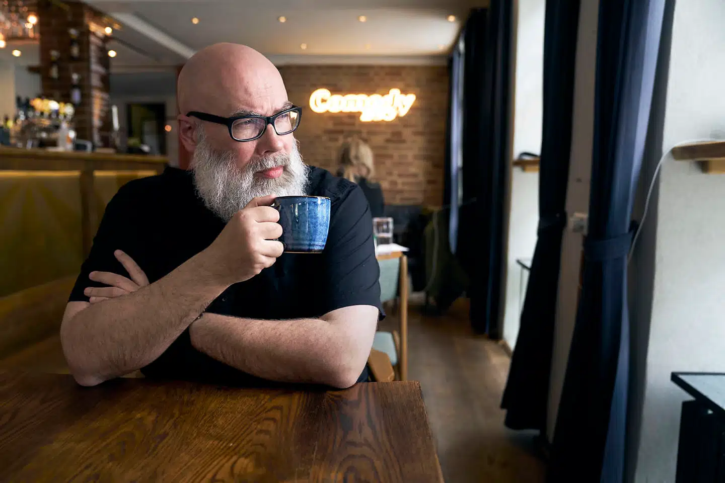 »Vi skal som samfund tage ansvar for opdragelsen af vores drenge og piger, så nogle af de her forfærdelige sager med overgreb kan ende anderledes. Hvis du pludselig er tvunget til at køre bil uden at have lært at køre, er det ikke din skyld, at du kører galt,« mener Brian Mørk.