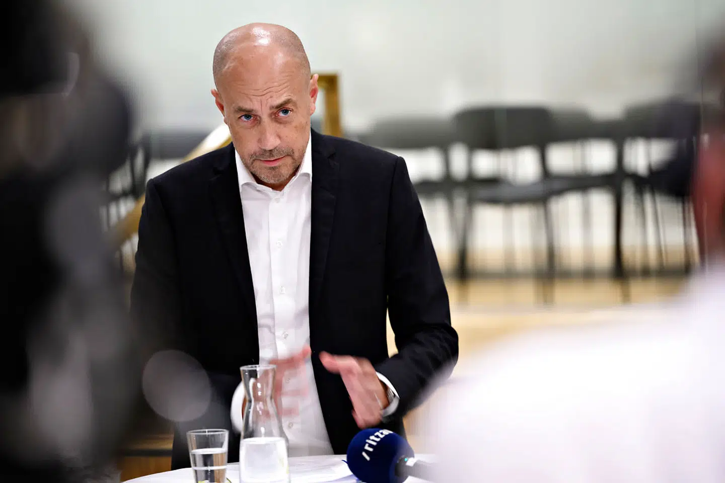 Beskæftigelsesminister Peter Hummelgaard (S) og sundhedsminister Magnus Heunicke (S) varslede onsdag aften et indgreb i den langstrakte sygeplejerskekonflikt. Nu får sundhedsministeren kritik for sin omgang med konklusionerne i central rapport.
