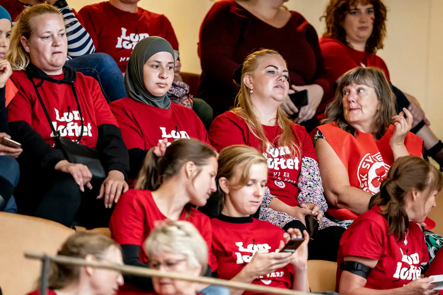 Tilhører under fremsættelsen af lovforslag vedrørende sygeplejerskestrejken i Folketingssalen på Christiansborg i København, torsdag den 26. august 2021.