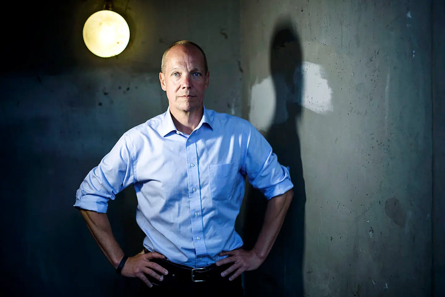 Center for Cybersikkerhed skeler hverken til karakterer eller eksamensbevis, men søger efter unge, der er klar til at have et stort ansvar på deres skuldre, når de skal forsvare Danmark mod cybertrusler fra udlandet og kriminelle. Behovet er kun blevet større gennem de seneste år, siger chefen for Center for Cybersikkerhed, Thomas Lund-Sørensen.