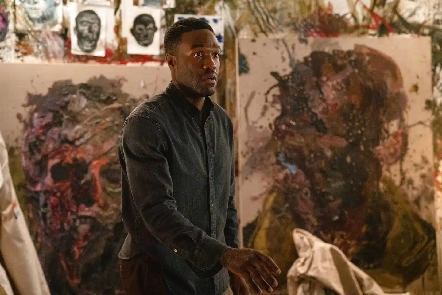 Yahya Abdul-Mateen II som kunstneren Anthony, der kommer i uønsket kontakt med »Candyman«.