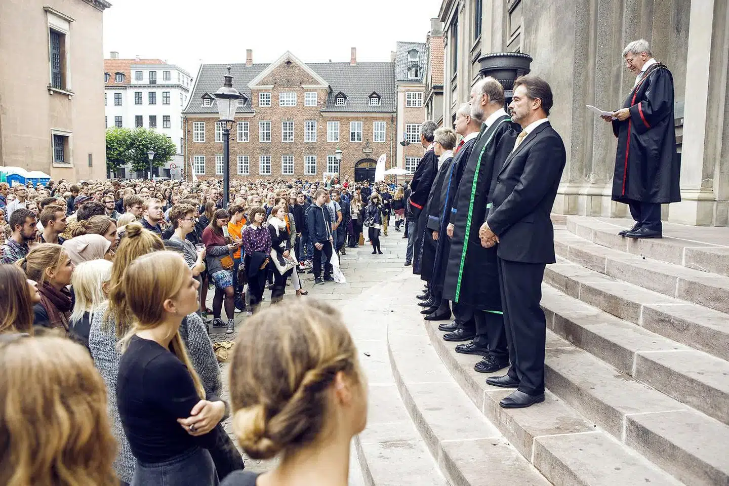 »Et bærende argument i angrebet på de nyuddannede er, at dimittendsatsen er 'tårnhøj'. Det er faktuelt forkert. Allerede i dag ligger dimittendsatsen under det, som Finansministeriet, Danmarks statistik og EU definerer som relativ fattigdom,« skriver Lars Qvistgaard.