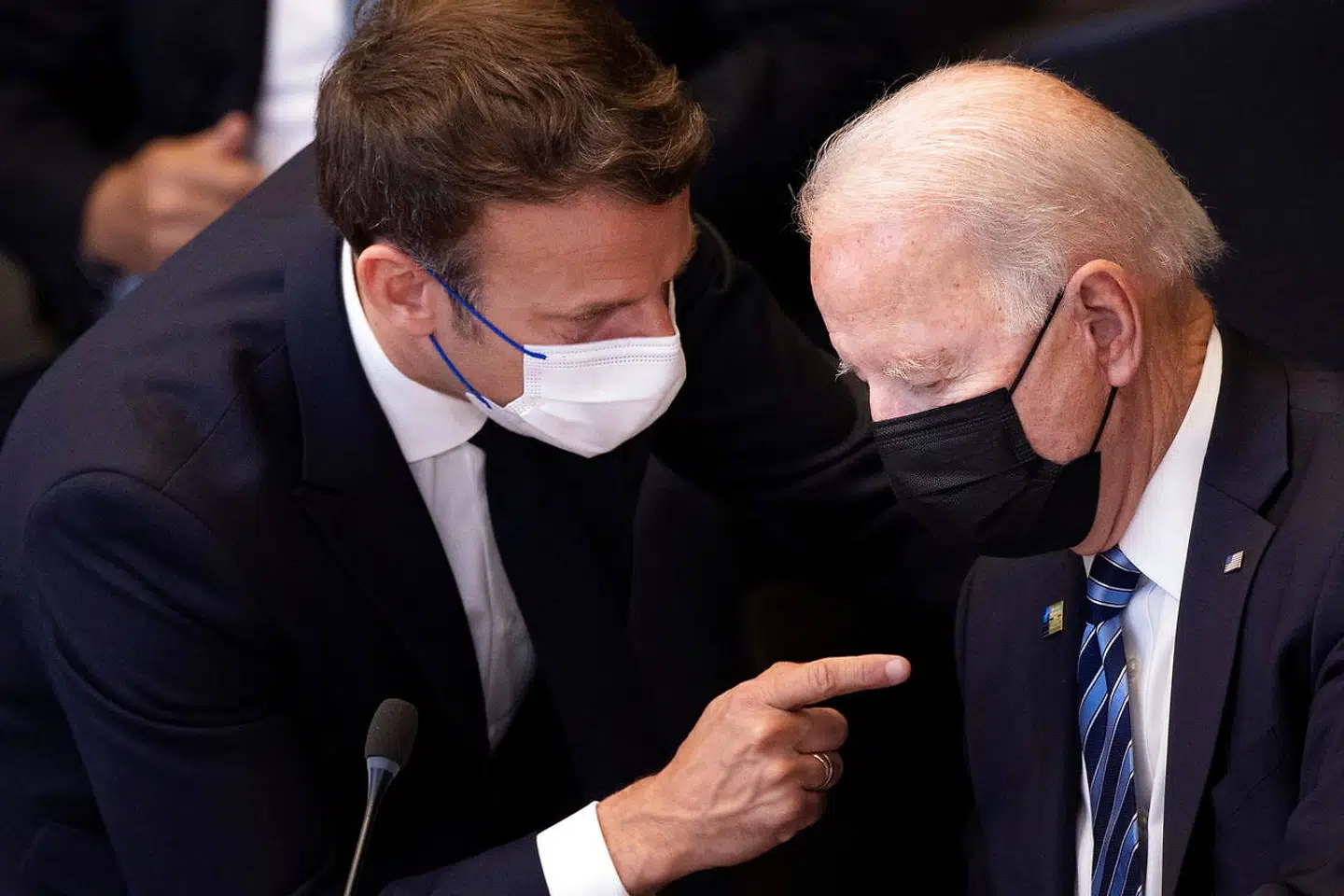 Frankrig og USA er nære allierede. Men ikke så nære, at præsident Emmanuel Macron følte sig tvunget til at vende det med sin amerikanske kollega Joe Biden, da han i maj tog en beslutning med betydning for hele den vestlige tilstedeværelse i Afghanistan.