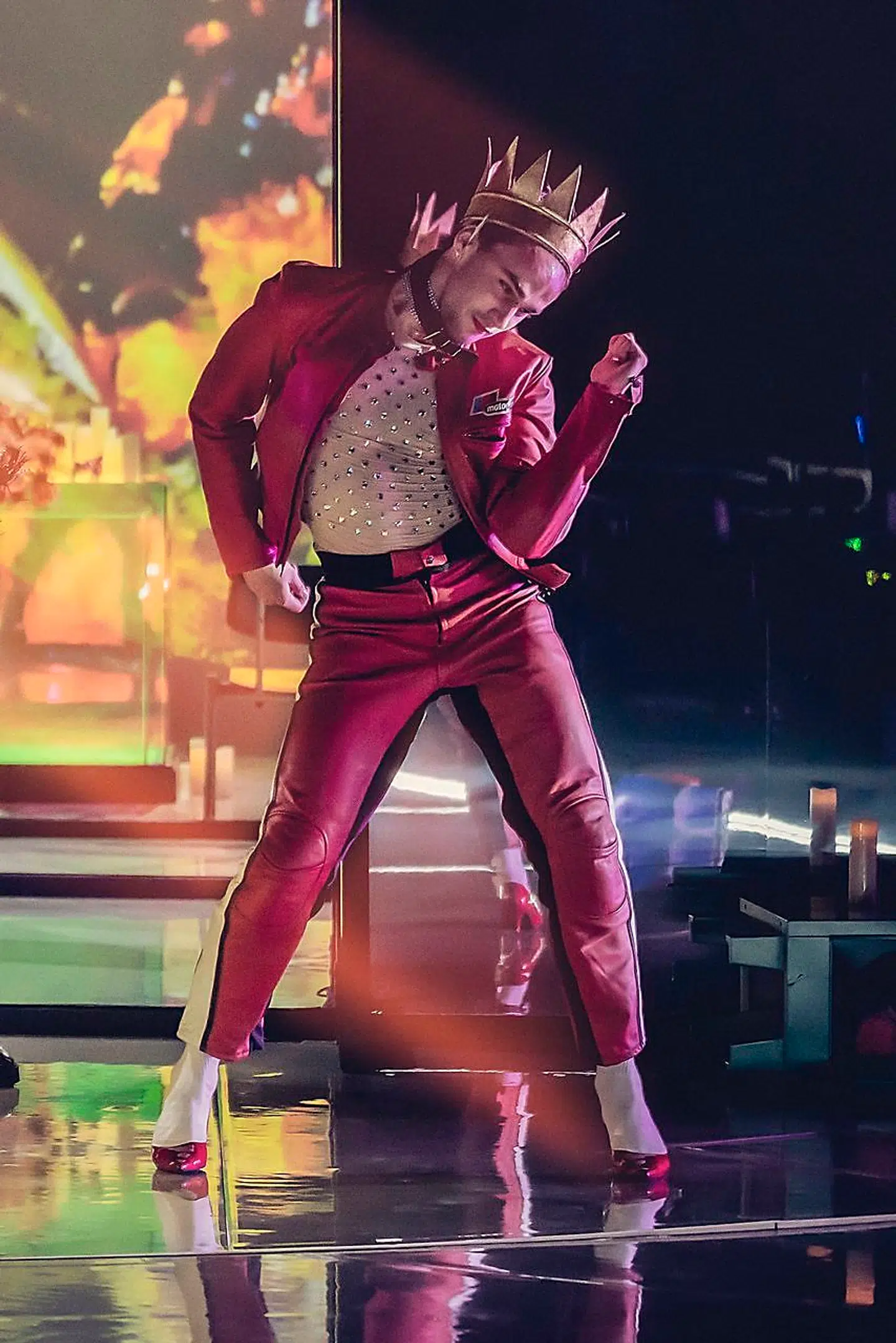 Lukas Karvelis er danser og fra Litauen. Her er det ikke helt så ligetil at høre til LGBTQ- miljøet for ham, som det er for mange af de andre i forestillingen »Pride«