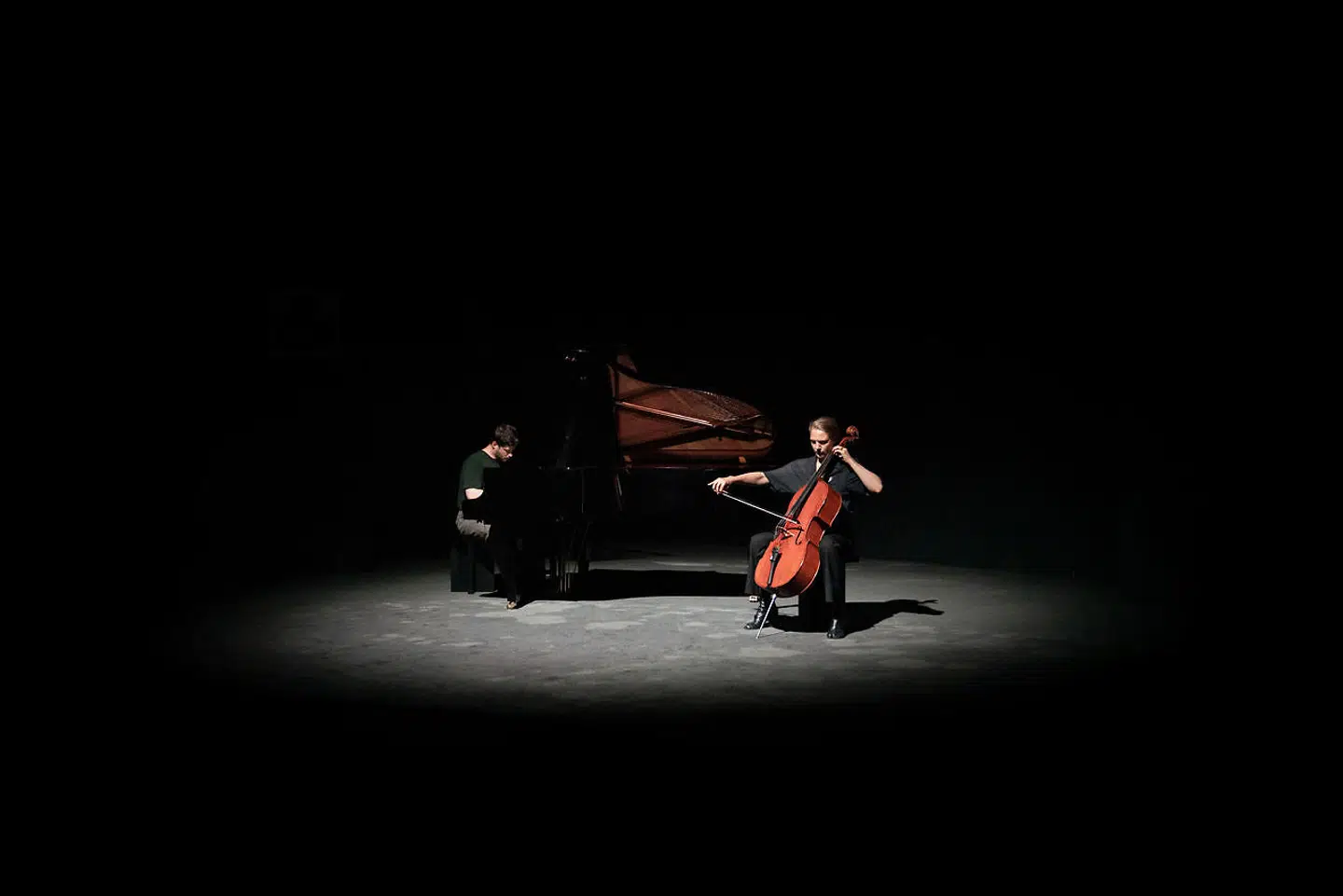 Cæcilie Trier på cello og August Rosenbaum på klaver i »Celeste«.