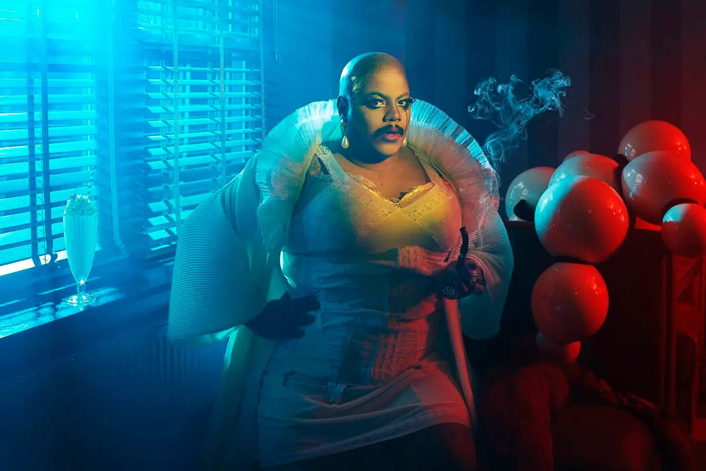 Vinegar Strokes diverterer med en bevidst kuldslået udgave af Mozarts højtidelige »In diesen heil¹gen Hallen«. Uha da da.