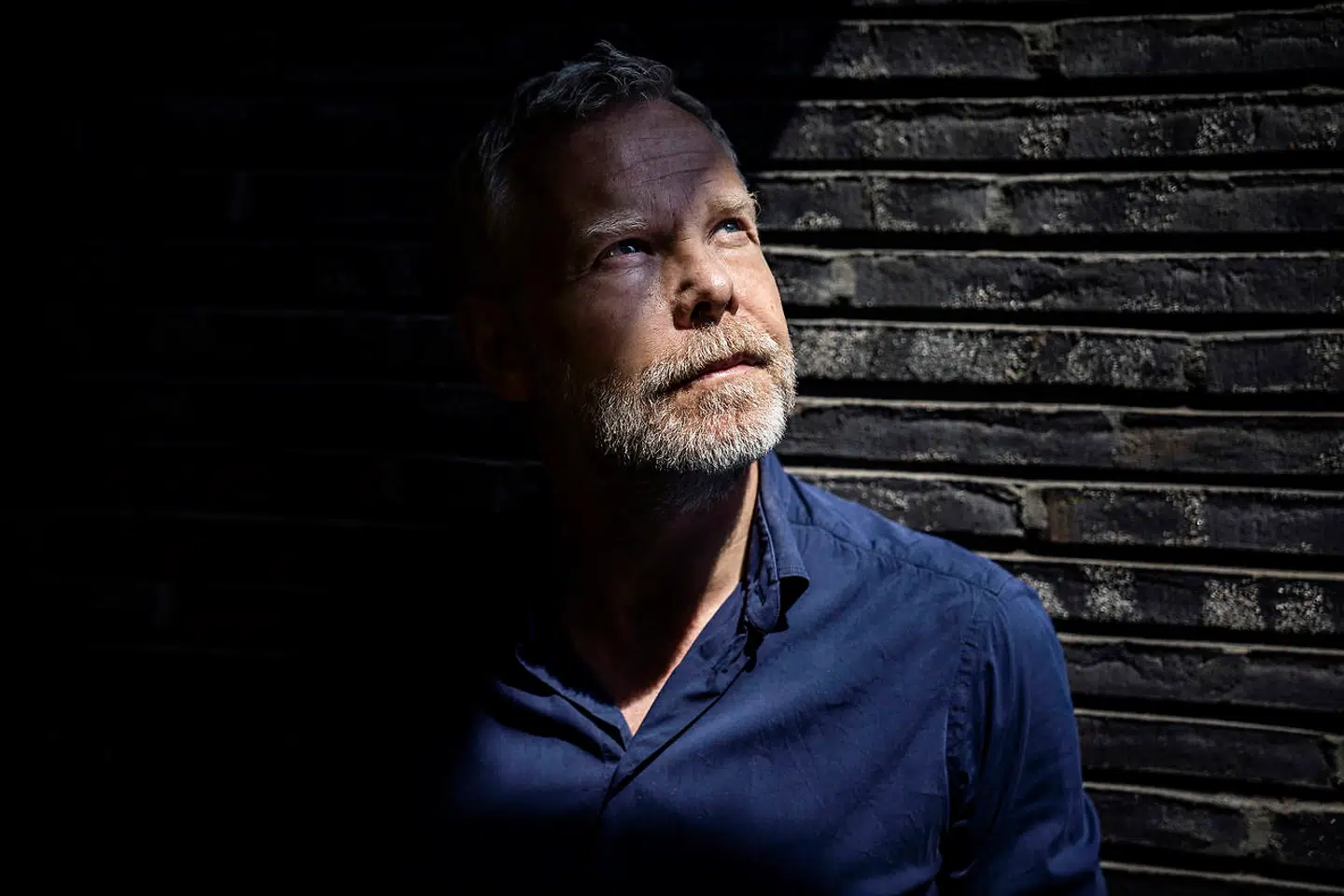 Skuespilchef Morten Kirkskov håber på, at PRIDE kan tiltrække et internationalt publikum, da de syv medvirkende kommer fra forskellige lande.