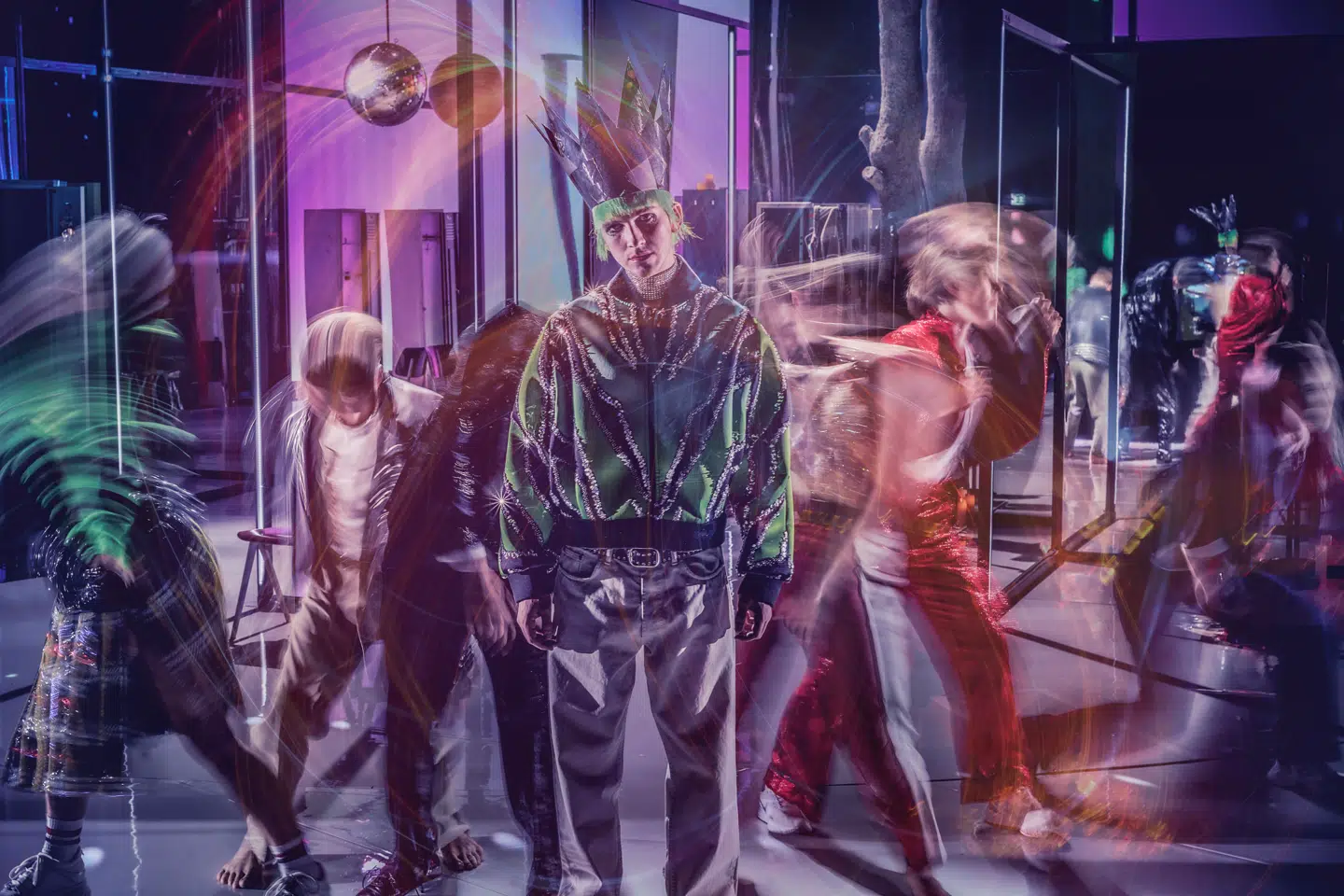 »PRIDE har et utal af kostumeskift, så man føler, man møder 30 forskellige mennesker gennem forestillingen,« siger Morten Kirkskov.