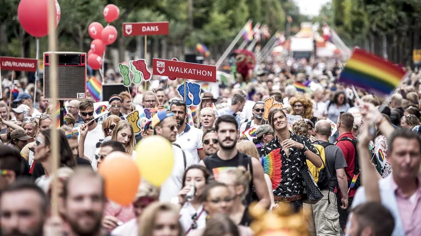 Mens Copenhagen Pride (foto) opfordrer deltagere til at kontakte politiet, såfremt de oplever problemer, siger Nørrebro Pride, at man IKKE skal kontakte politiet.