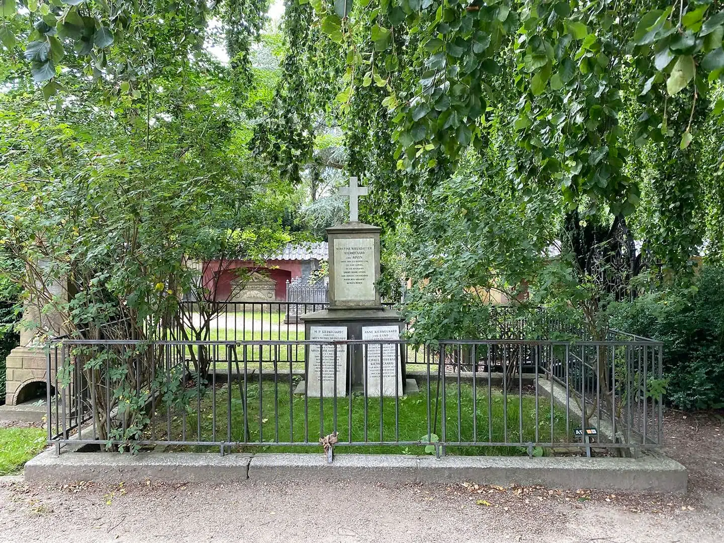 Søren Kierkegaard er blandt de mange koryfæer, der er begravet på Assistens Kirkegård. Et af forlagene lyder netop på at oprette et kulturhus, der dykker ned i hans liv.