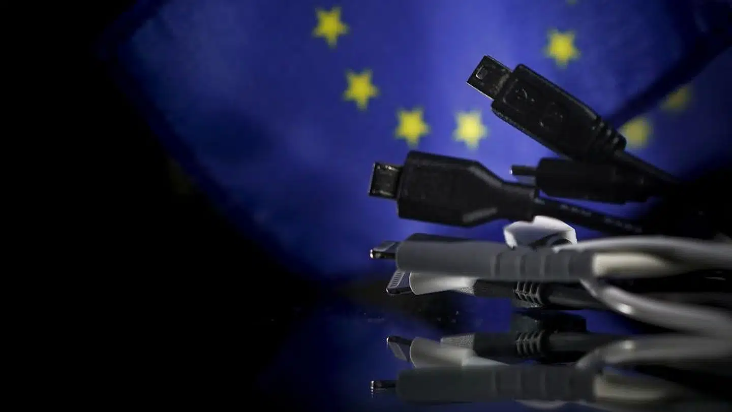 Nu skal mobilopladerne standardiseres, så den samme oplader kan bruges til alle slags telefoner, uanset mærke. Det vil især ramme Apple.