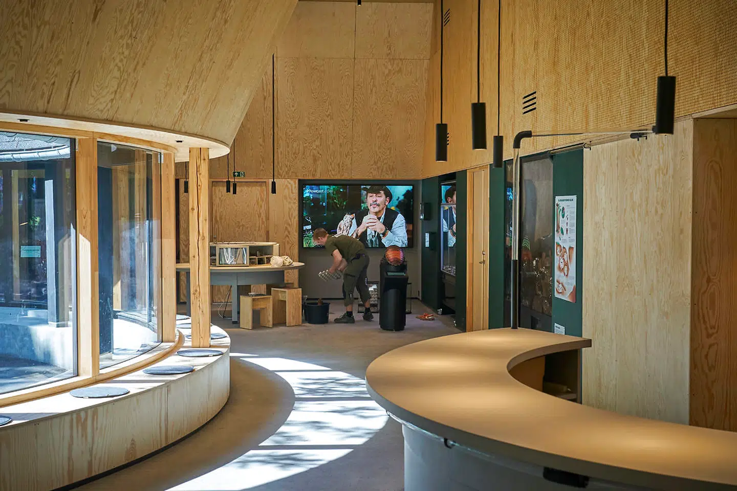 Zoolab er Zoologisk Haves nye besøgsbygning og aktivitetscenter, som skal bruges af både skoleklasser og havens gæster.