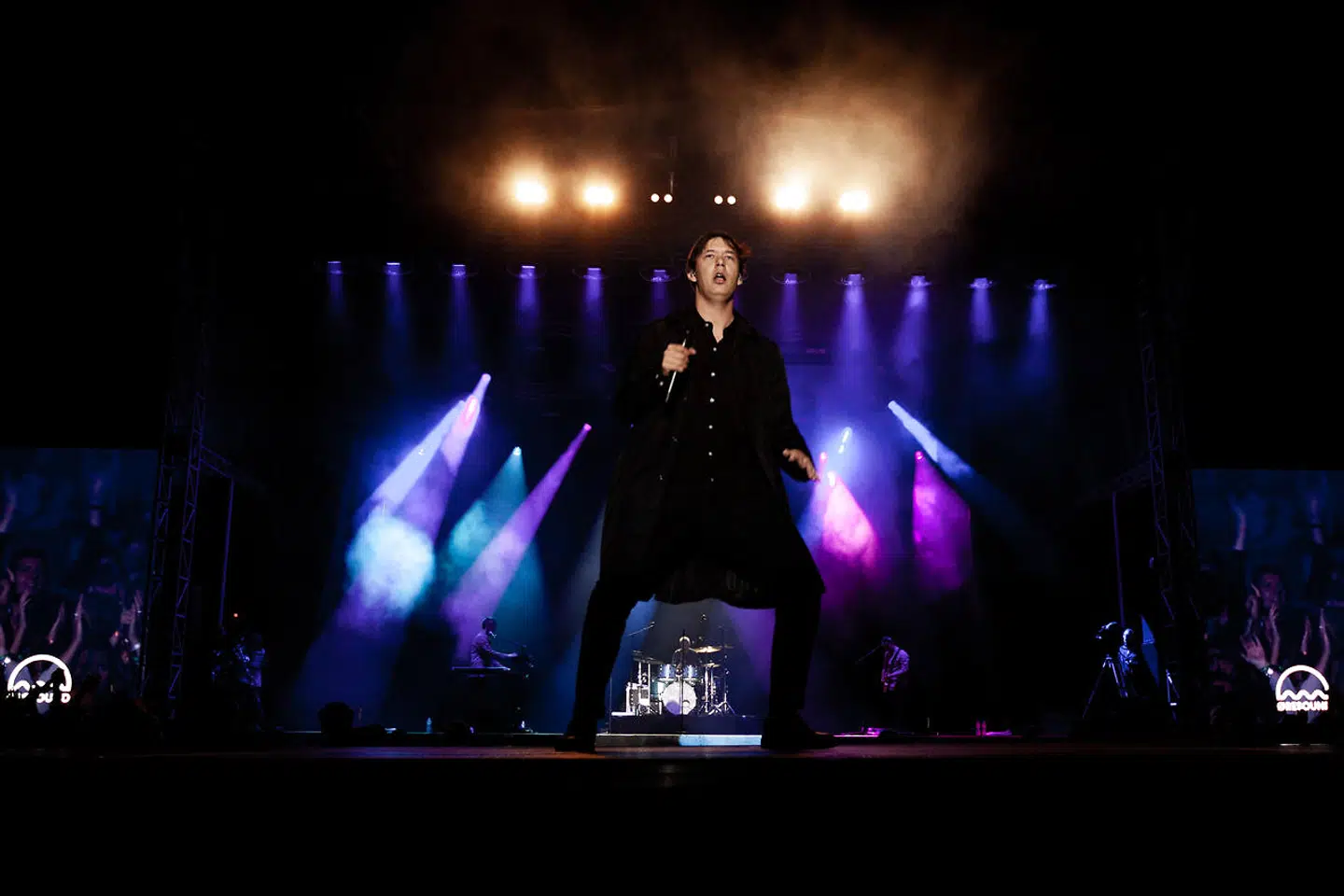 Efter et brag af en fest med Cheff Recordes trådte bandet Jung til og leverede en inderlighed, der skinnede helt i gennem og imponerede Berlingskes anmelder.