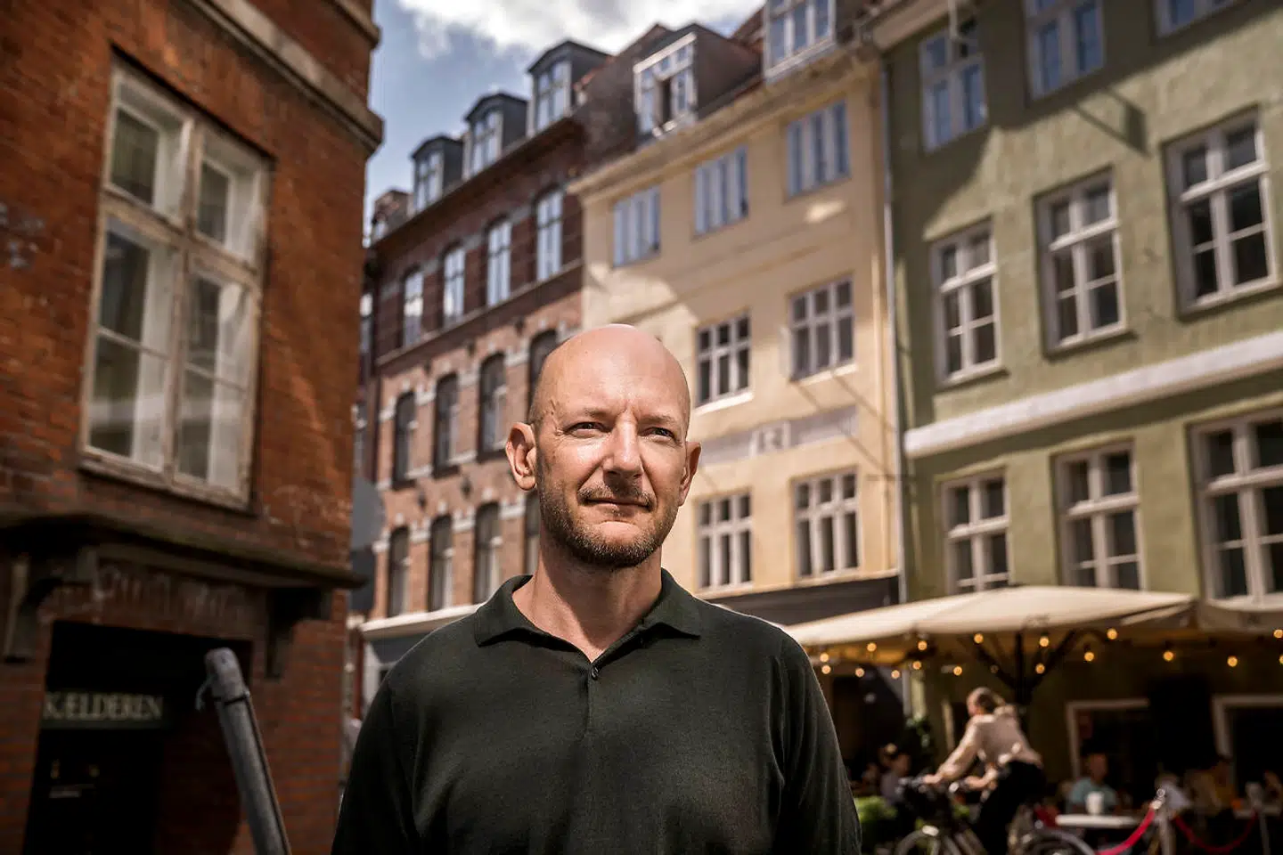 En dag ville Jacob Søndergaard gerne bo i København K. Dog gerne med soveværelse ud mod baggården.