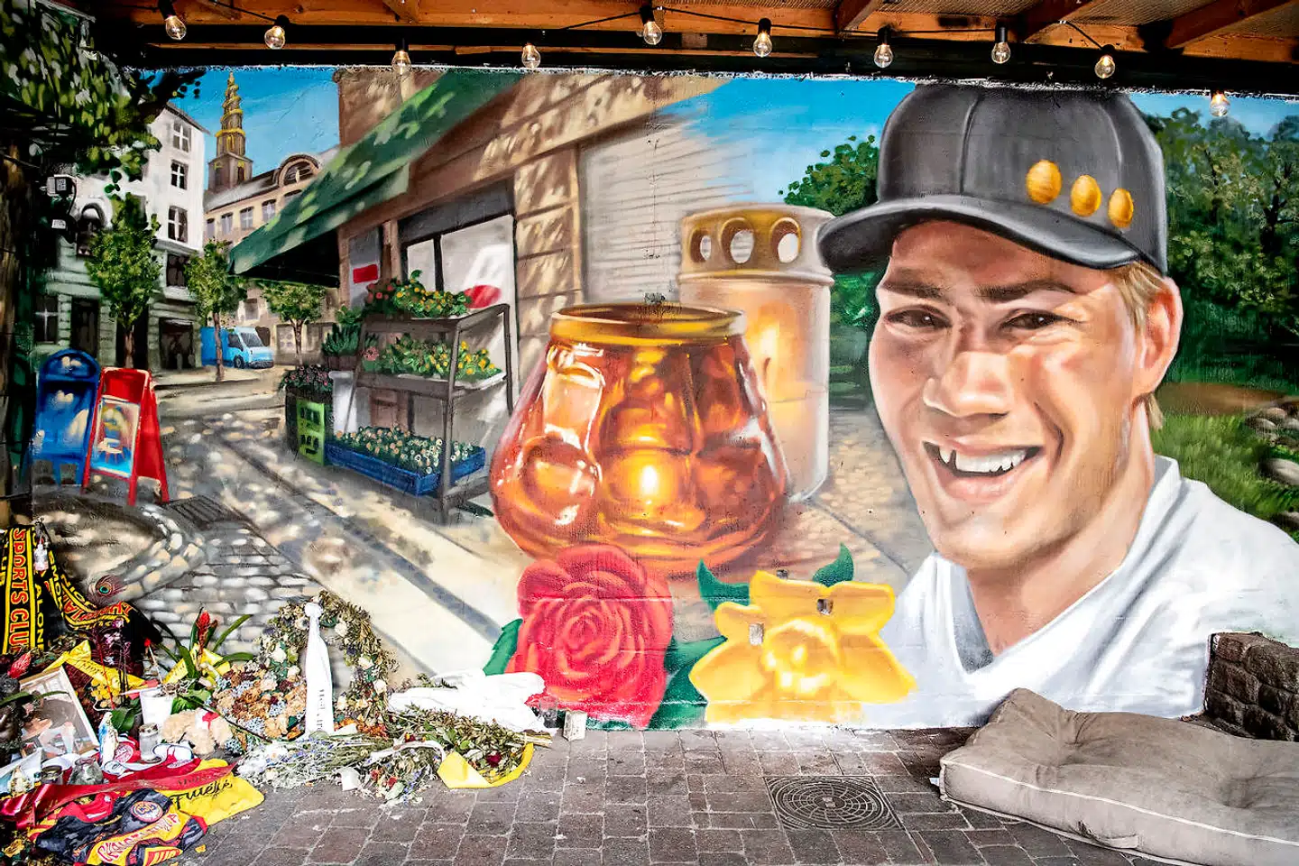 Gerningsstedet for drabet natten til 4. juli midt på Christianias Pusher Street er også et mindested for den dræbte.