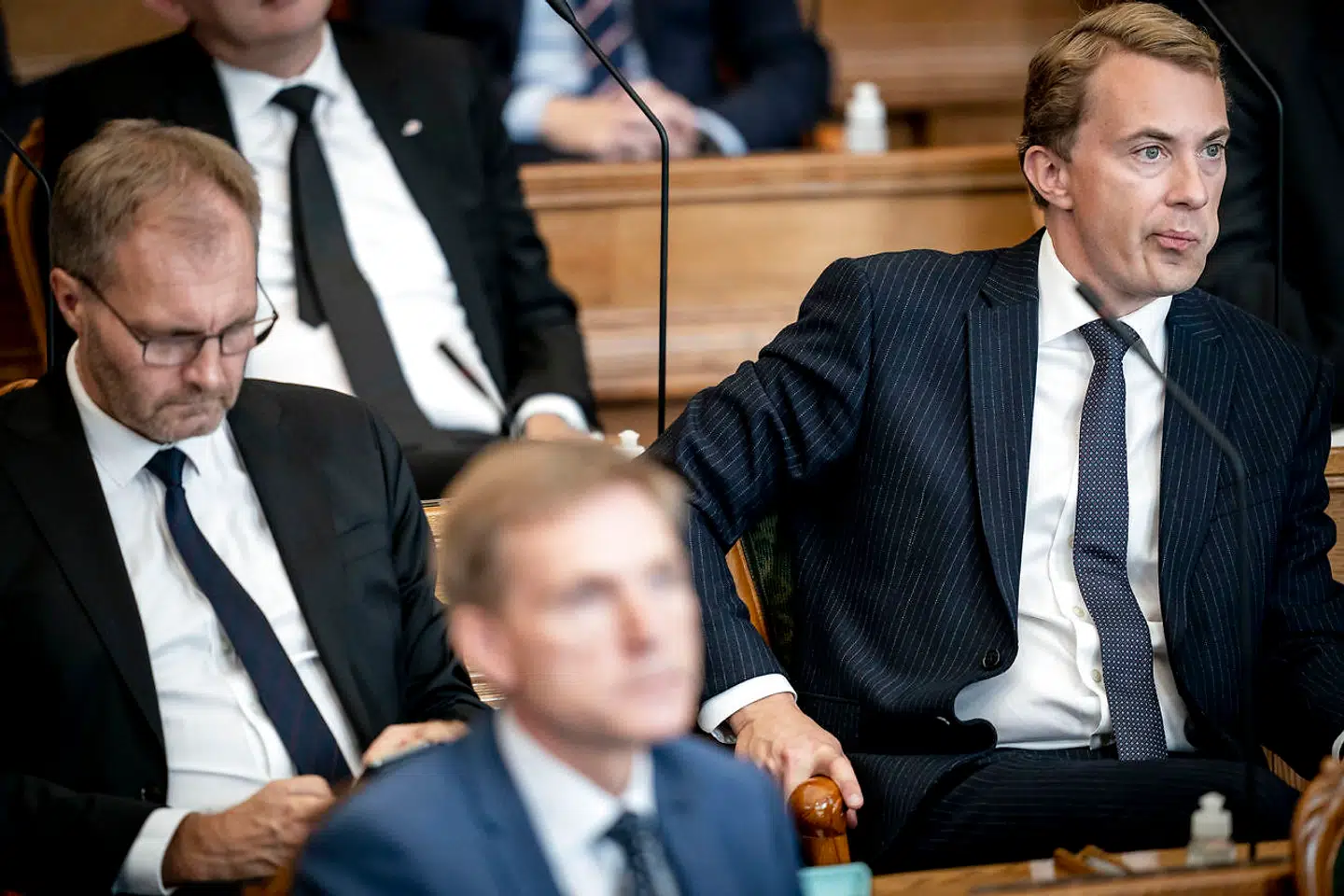 Morten Messerschmidt er dybt chokeret over, at gruppeformand Peter Skaarup og formand Kristian Thulesen Dahl nærmest hældte hans forklaring ned ad brættet med deres vidneudsagn i retten.