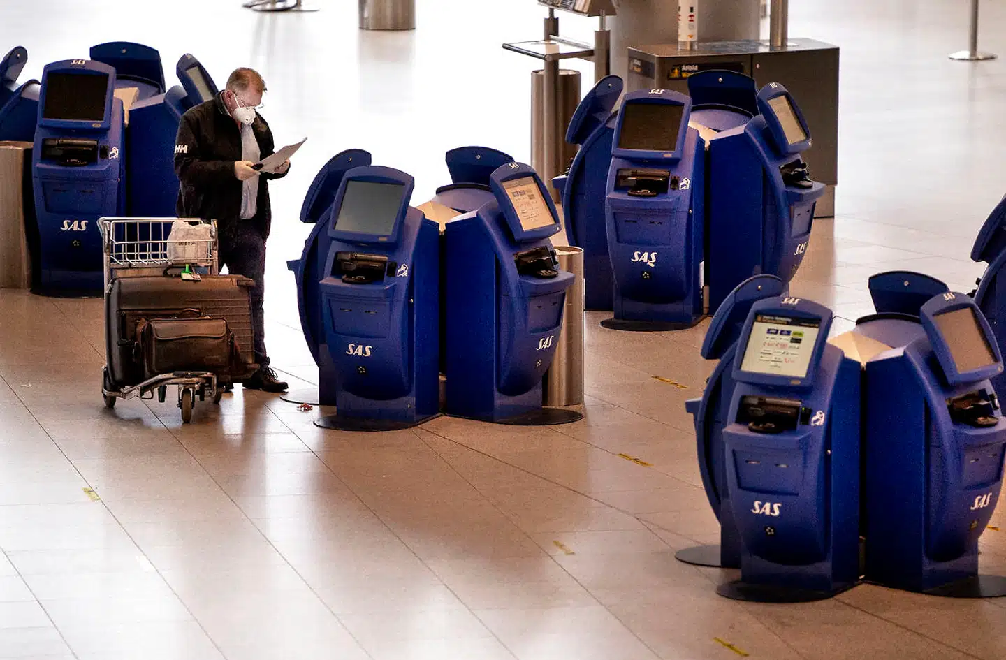 Københavns Lufthavn leverede onsdag et underskud på 851 millioner i første halvår af 2021. Underskuddet skyldes det lave antal passagerer, som har bevæget sig gennem lufthavnen sammenlignet med niveauet før pandemien.