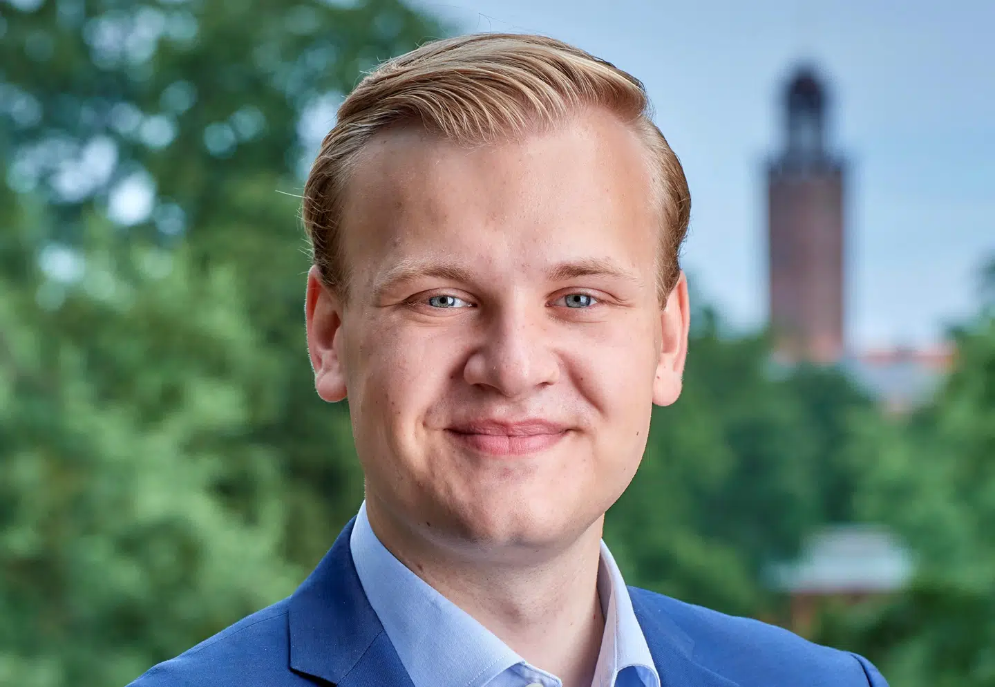 Det er Christian Bülow, næstformand i Dansk Folkepartis Ungdom, der har besluttet at genoplive Kritiske Licensbetalere.