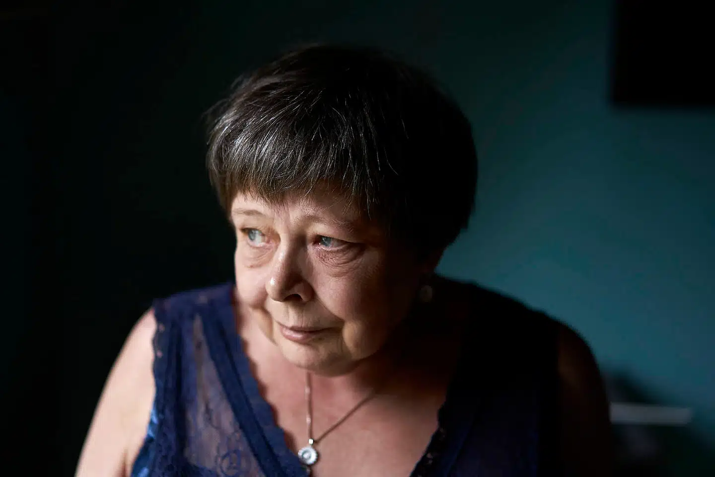 Liva Halling Gade kom ud i et langvarigt morfinforbrug efter et cancerforløb. Hun insisterede på, at alt skulle være, som det plejede derhjemme. Men i realiteten var hun ude af stand til at deltage i f.eks. det huslige arbejde, fortæller hun. »Jeg har væltet rundt i tåger herhjemme af morfin, sovepiller og hvad jeg ellers har fået. Jeg har været så skæv på tidspunkter«.