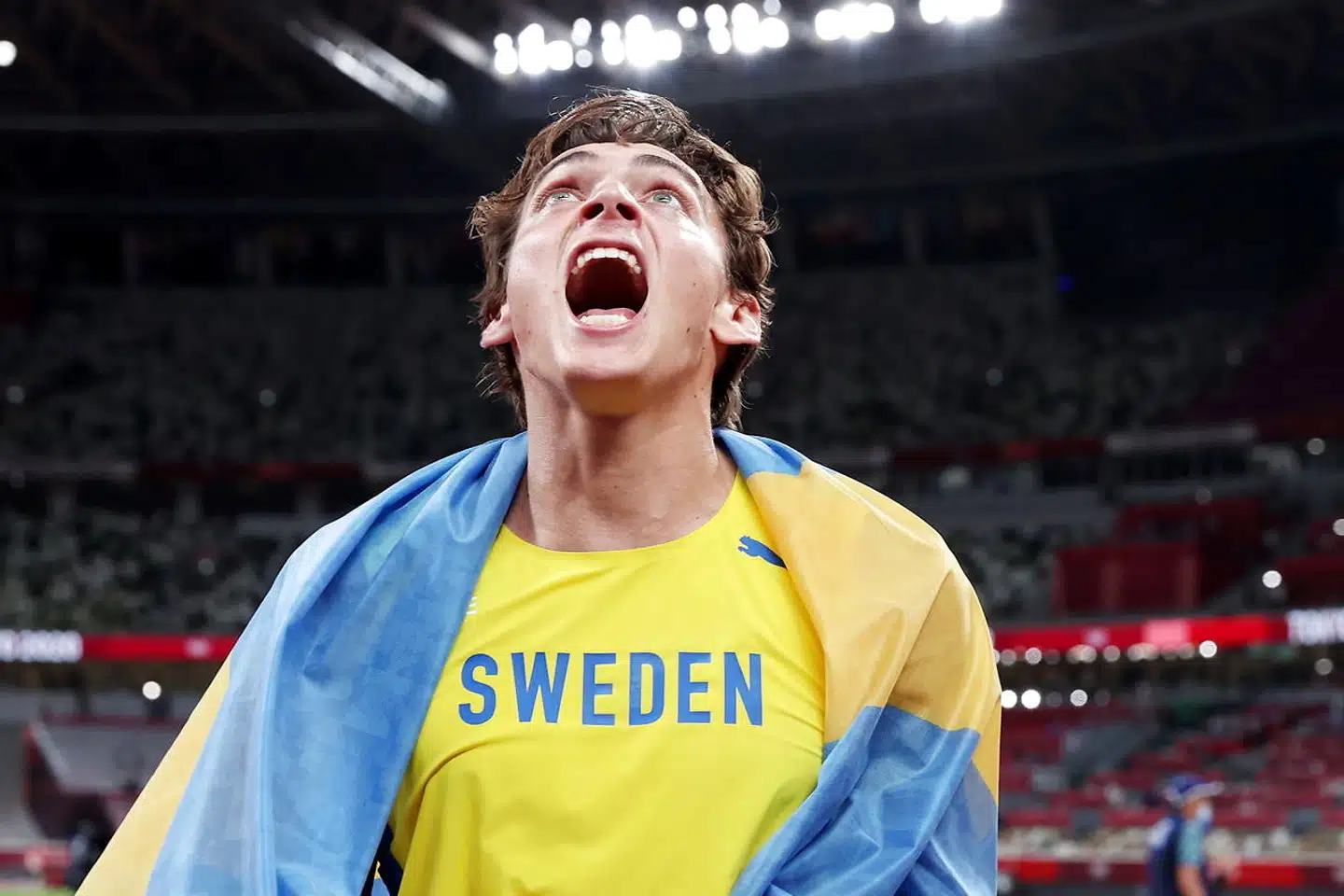 21-årige Armand Duplantis kunne lettet slippe et sejrsbrøl ud, da han vandt guld ved mændenes stangspring i Tokyo.