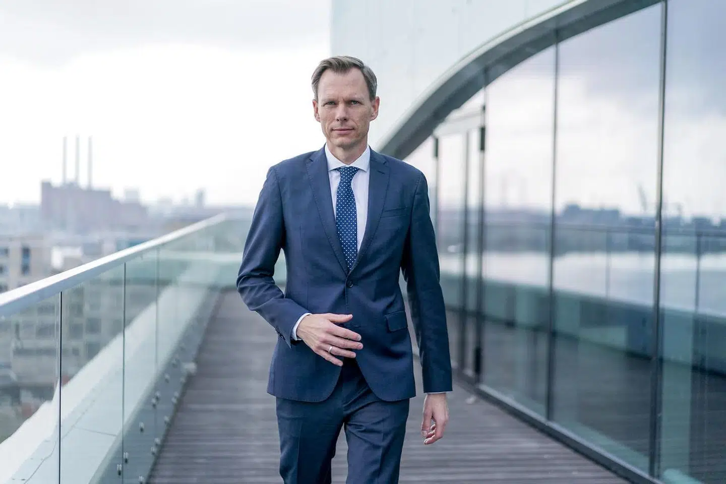 »Herfra skal lyde en opfordring til regeringen og resten af Folketinget: Lad os nu tage hul på diskussionen om, hvordan vi sammen fremtidssikrer og udvikler vores velfærdssamfund,« skriver Kent Damsgaard.