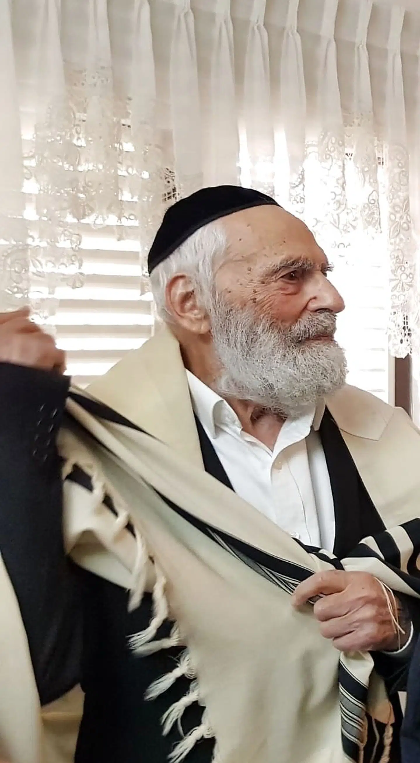 David Sampolinsky ses her under en sammenkomst i Israel. Privatfoto