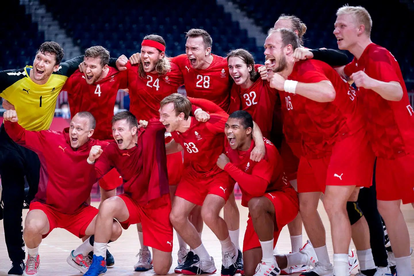 Danmark besejrer Spanien med 27–23 og møder Frankrig i OL-finale.