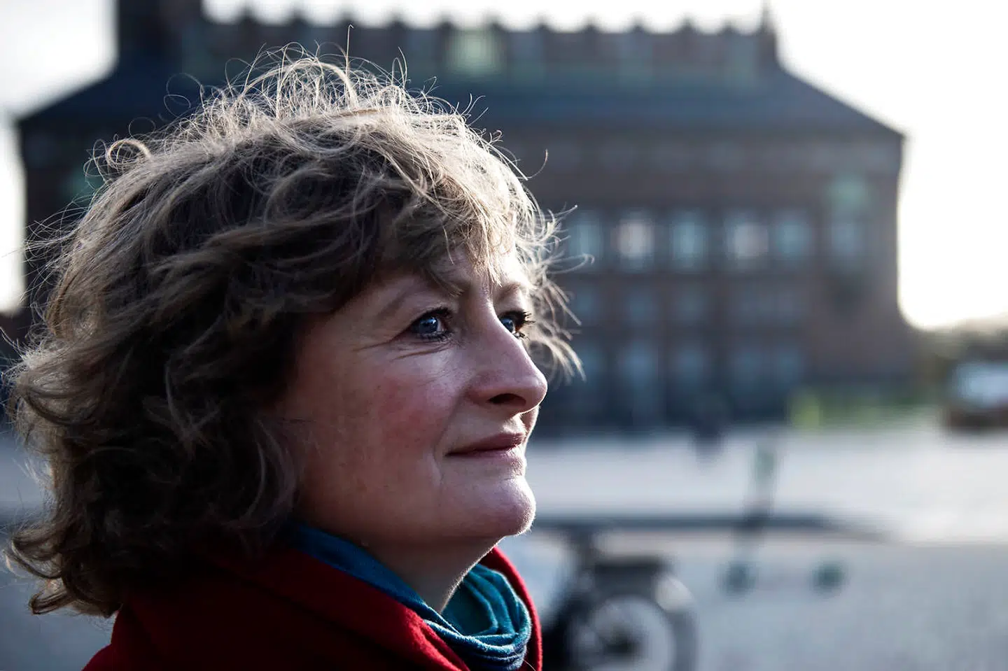 Line Barfod har mulighed for at blive Københavns næste overborgmester, men »Enhedslisten siger det, som Københavns mange røde vælgere gerne vil høre uden tanke på, hvad konsekvenserne bliver i den virkelige verden, og hvordan økonomien skal hænge sammen på lang sigt,« skriver Amalie Lyhne i denne leder.