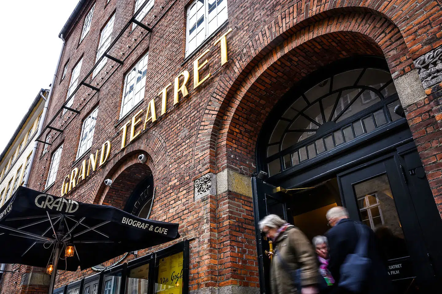 Under coronakrisen har biografen Grand Teatret etableret sin egen streamingtjeneste. Det kræver dog fortsat en tur til biografteatret i Mikkel Bryggers Gade for den fulde oplevelse.