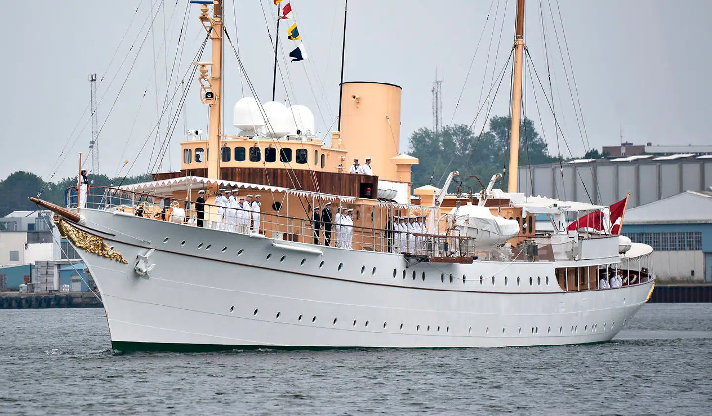 I stedet for at bruge en stor portion penge på at bygge et nyt kongeskib, kunne pengene med fordel bruges på Søværnets budget, mener Niels Jensen.