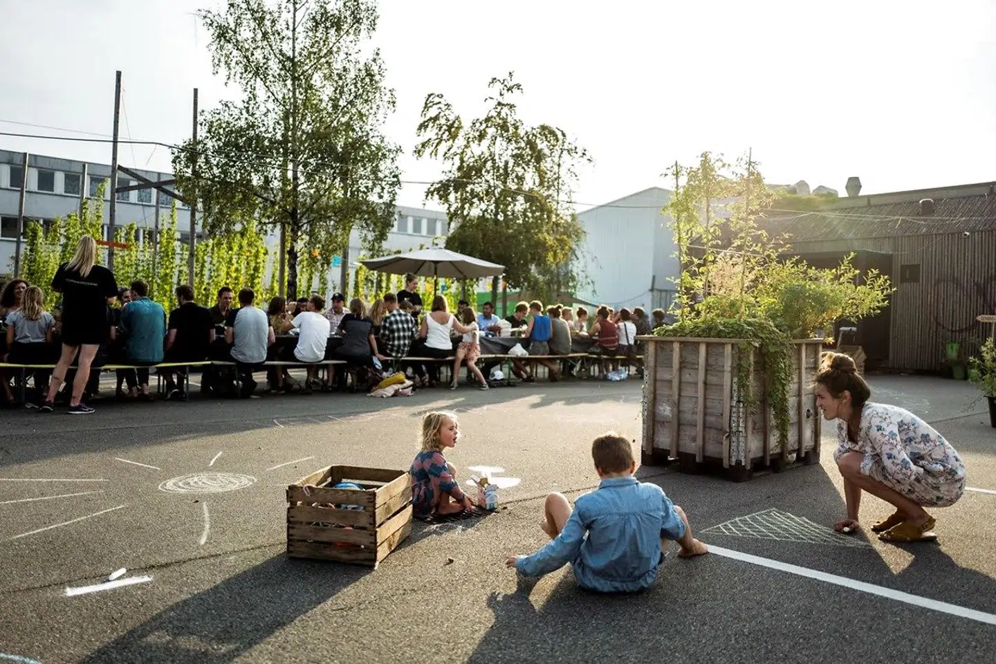 Madfestivalen Copenhagen Cooking har eksisteret siden 2005 og har hvert år omkring 90.000 gæster, som deltager i gourmetmiddage, kokkeskoler, folkekøkkener, cocktailkurser, fester og meget mere.