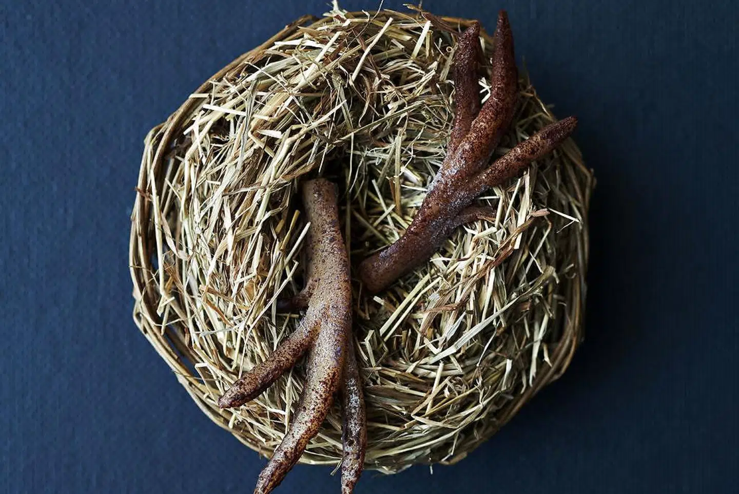 »Andefødder« lavet af andefedt-karamel og chokolade på Noma.