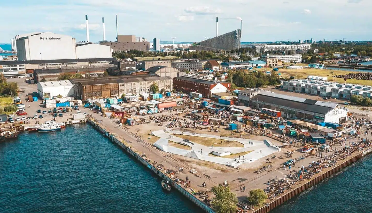 Jazz på Reffen var en række gratis jazzkoncerter, der spillede fra en åben containerscene hen over sommeren 2020.