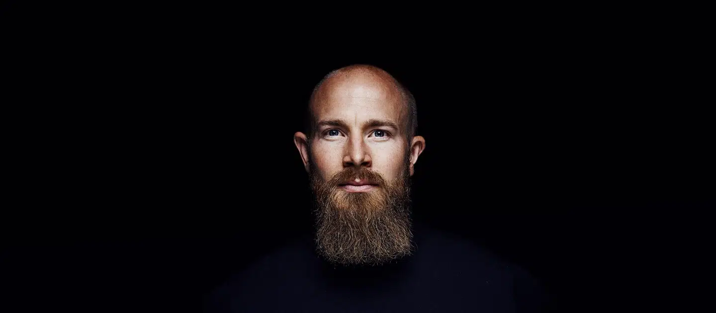 Socialdemokratiet og de røde partier misser en oplagt mulighed, når det kommer til at få flere i arbejde, mener serieiværksætter Werner Valeur.