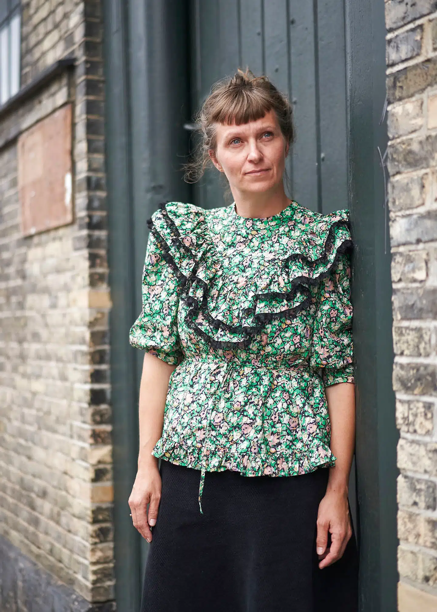 Astrid Kruse Jensen arbejder stemningsfulde billeder, og motiverne kredser både om landskaber, der ofte er menneskeforladte, og om mødet mellem natur og kultur.