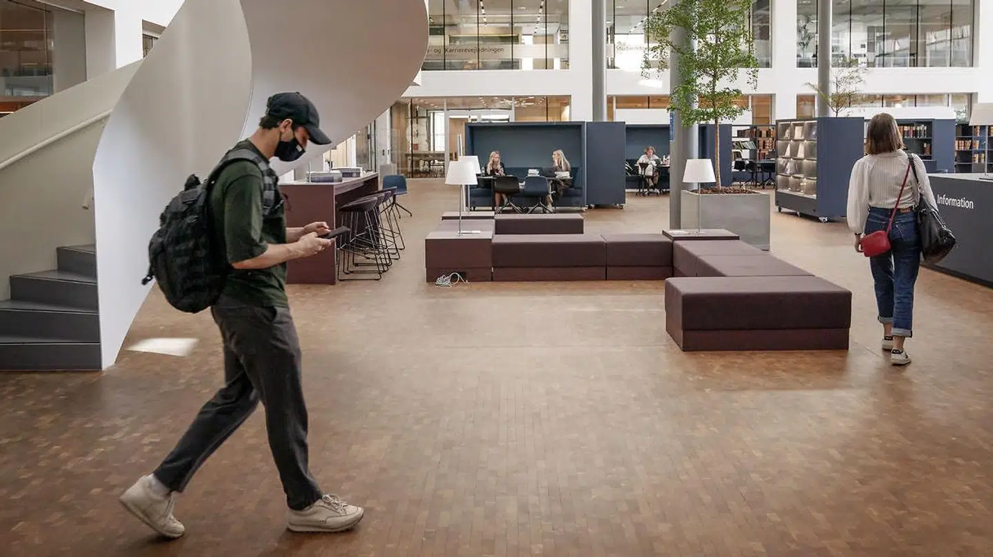 Optaget på de videregående uddannelser er i år det næsthøjeste. Billedet er fra Det Juridiske Fakultet på Københavns Universitet. I øvrigt er der i alt på jura på universiteterne optaget 1.603 studerende i år.