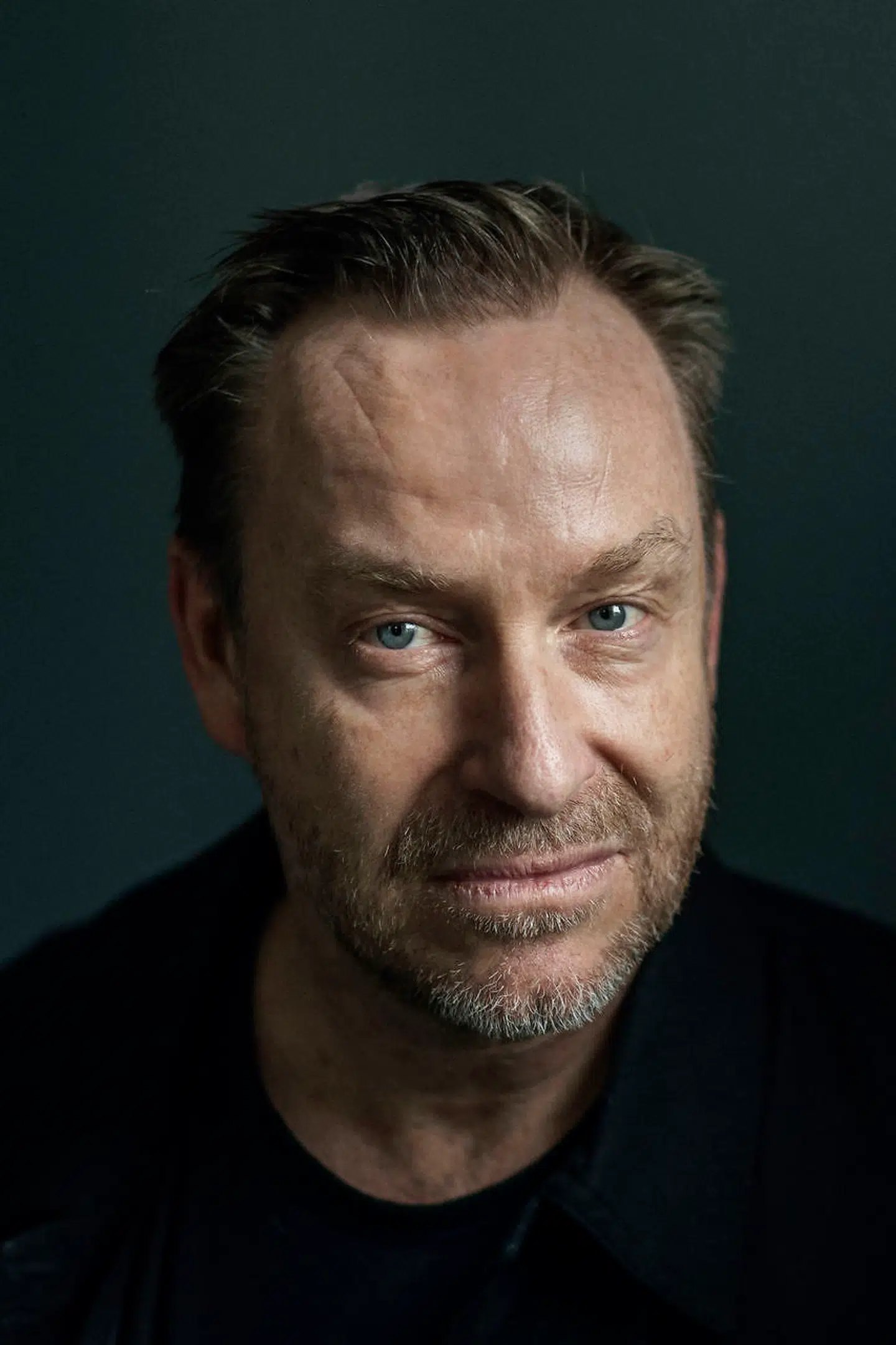 »I vores moderne tilværelse, har vi arbejdet os væk fra, at hændelser har konsekvenser. Alt skal kunne gøres om eller byttes. Den ultimative begivenhed, udover fødslen, er døden,« mener Adam Price.