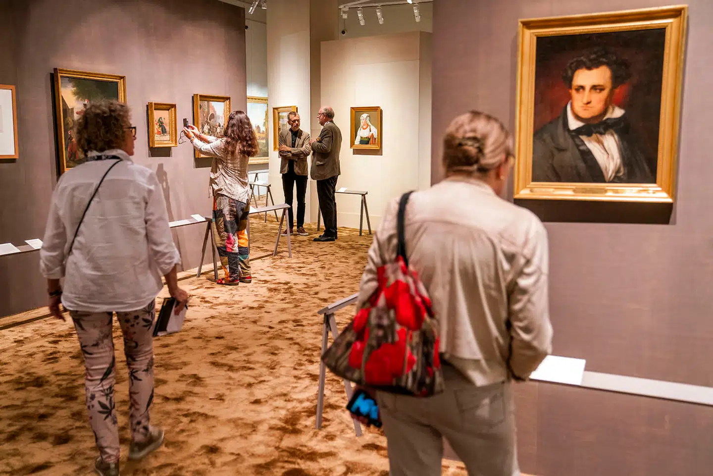 »Men hvorfor er det blevet dyrere at besøge landets kulturinstitutioner, og har det ført til øget kulturel ulighed, sådan som kulturministeren frygter?« Det spørgsmål stiller rådgiver og iværksætter Lasse Marker i denne klumme.