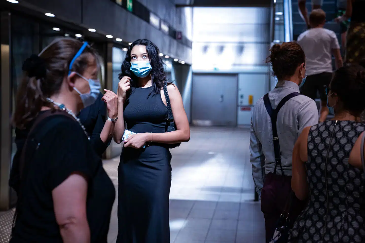 Coronarestriktionerne bør droppes, mener tre professorer. En af dem argumenterer, at det, vi oplever nu, svarer til »en mildere influenzaepidemi«. Arkivfoto.